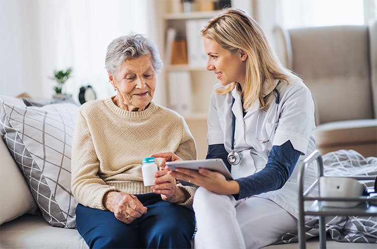 Top 4 Reasons to Choose Home Health Care Over Hospital